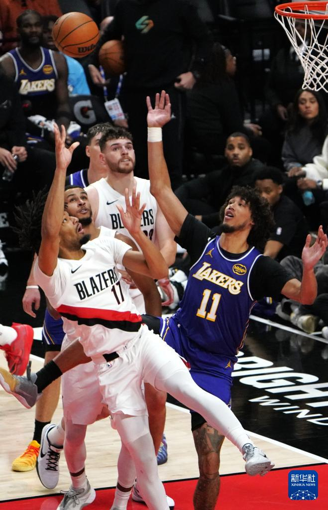 包含洛杉矶湖人迎NBA常规赛关键赛，赛前伤情更新，管理层满意，球队文化再被提及的词条